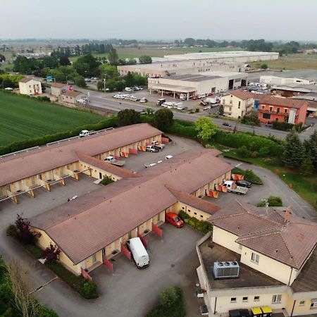 Hotel Motel Fiore Fiorenzuola dʼArda Zewnętrze zdjęcie