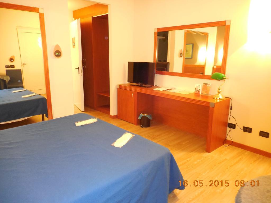 Hotel Motel Fiore Fiorenzuola dʼArda Zewnętrze zdjęcie